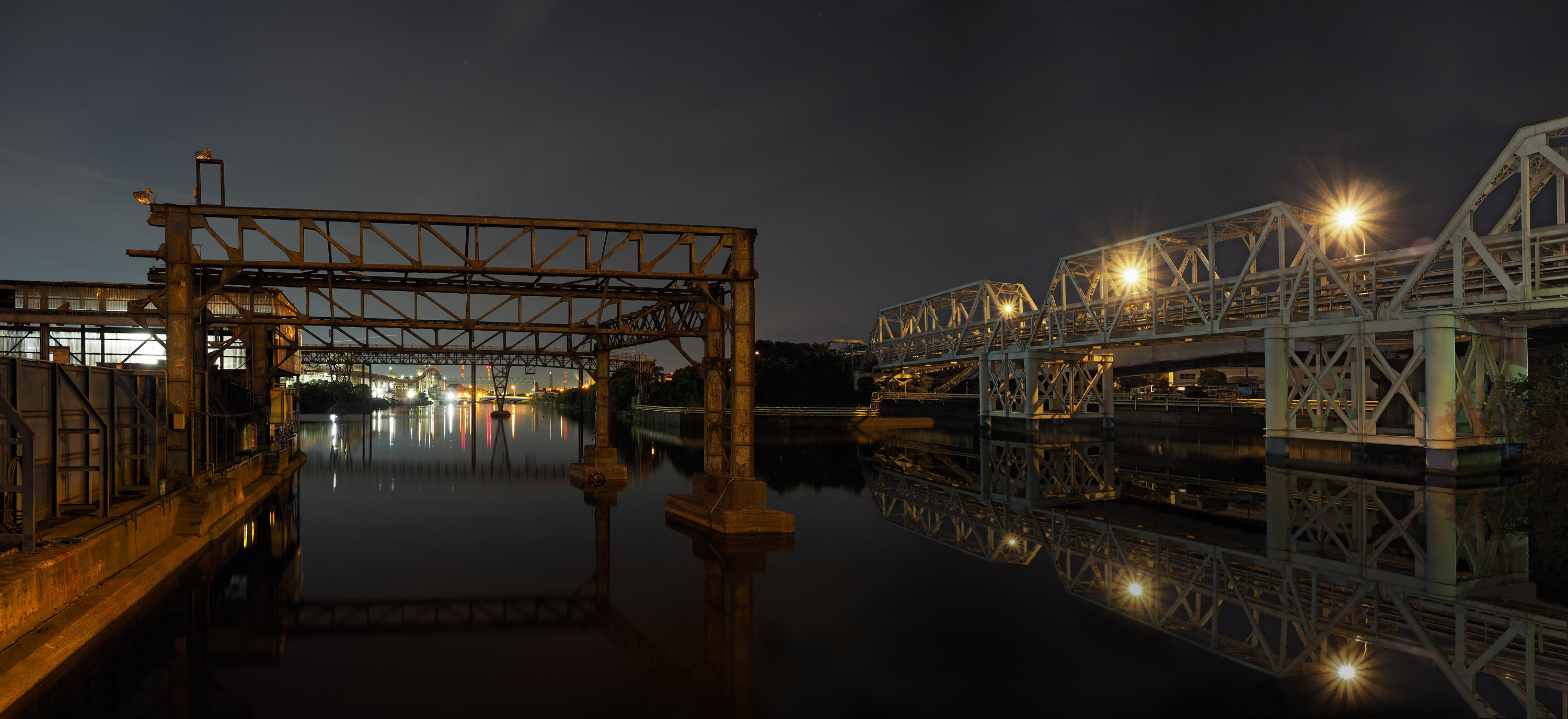 Showa Bridge in the Night Season
